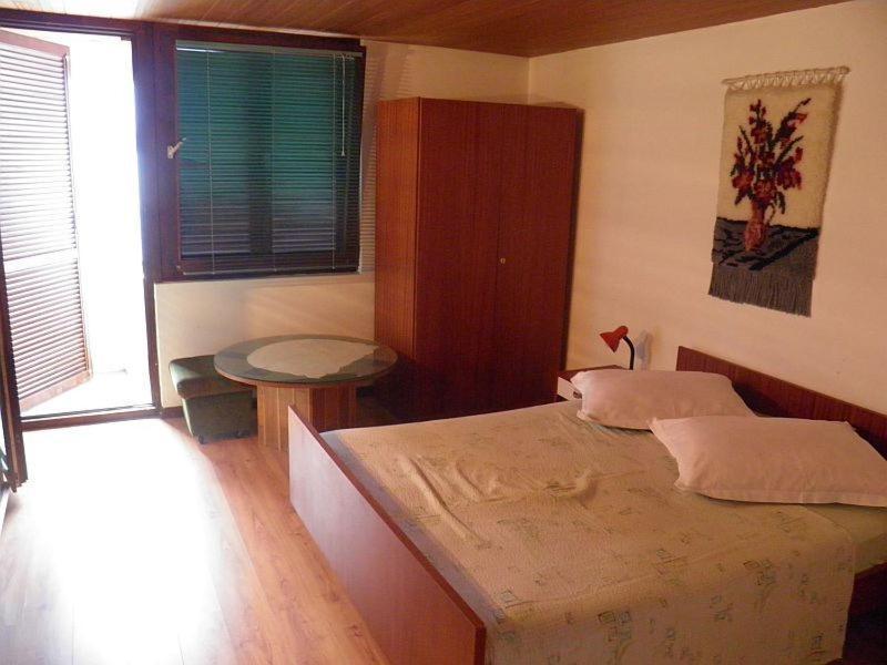 Apartments Angela - With Beautiful Courtyard Brela Εξωτερικό φωτογραφία