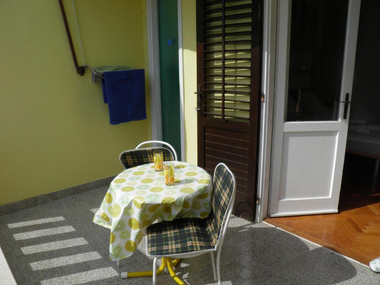Apartments Angela - With Beautiful Courtyard Brela Εξωτερικό φωτογραφία