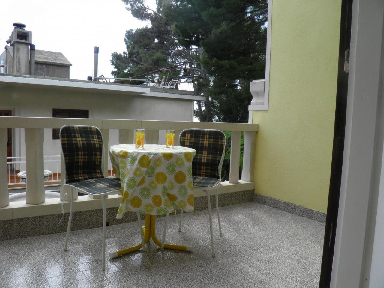 Apartments Angela - With Beautiful Courtyard Brela Εξωτερικό φωτογραφία