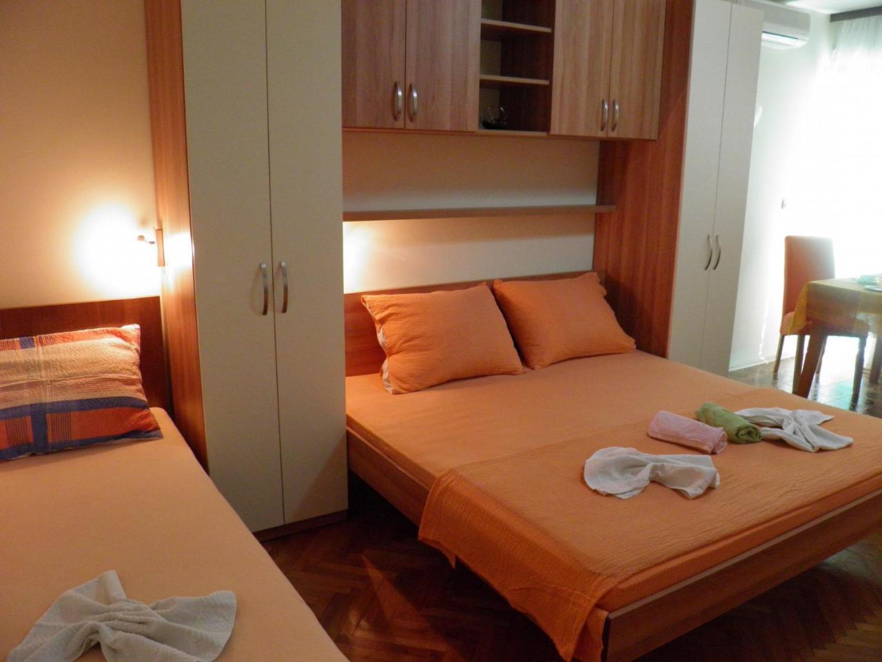 Apartments Angela - With Beautiful Courtyard Brela Εξωτερικό φωτογραφία
