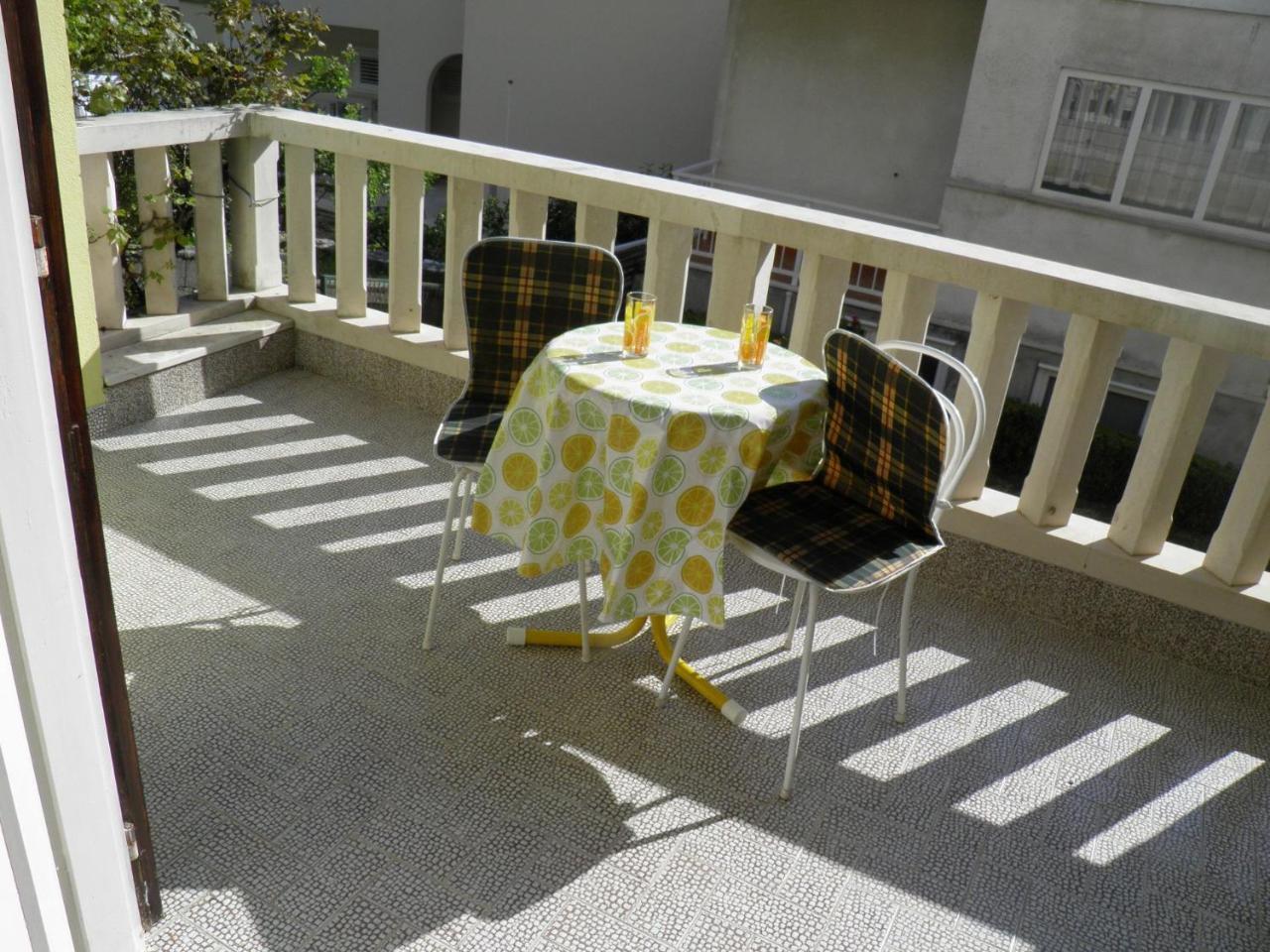 Apartments Angela - With Beautiful Courtyard Brela Εξωτερικό φωτογραφία